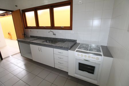 Casa de condomínio para alugar com 170m², 4 quartos e 2 vagasCozinha