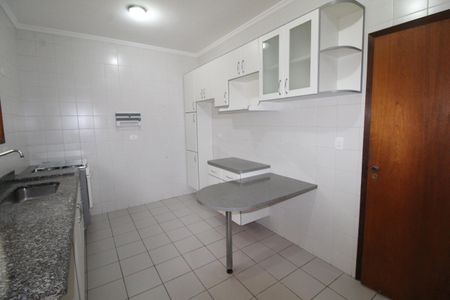 Casa de condomínio para alugar com 170m², 4 quartos e 2 vagasCozinha