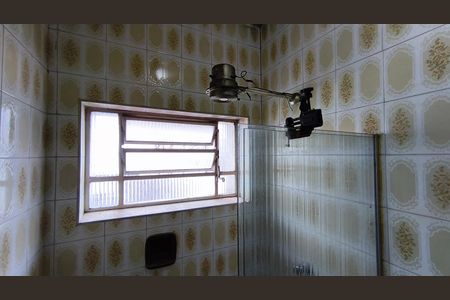 Casa para alugar com 144m², 3 quartos e 4 vagas Casa para alugar com 144m², 3 quartos e 4 vagasBanheiro da Edícula