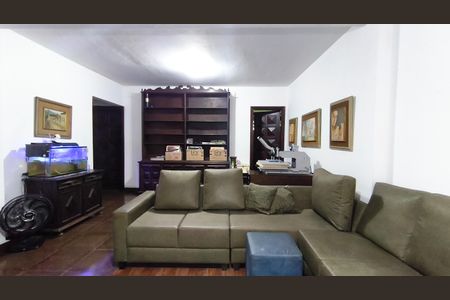 Casa para alugar com 144m², 3 quartos e 4 vagas Casa para alugar com 144m², 3 quartos e 4 vagasSala