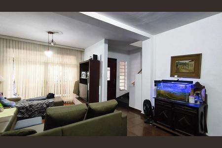 Casa para alugar com 144m², 3 quartos e 4 vagas Casa para alugar com 144m², 3 quartos e 4 vagasSala