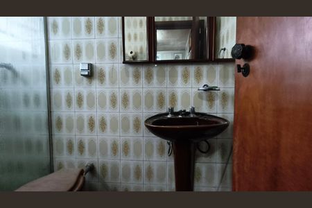 Casa para alugar com 144m², 3 quartos e 4 vagas Casa para alugar com 144m², 3 quartos e 4 vagasBanheiro da Edícula