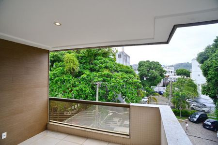 Apartamento à venda com 149m², 3 quartos e 3 vagasVaranda