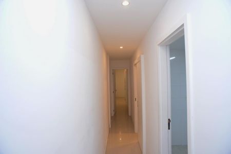 Corredor de apartamento à venda com 3 quartos, 149m² em Barra da Tijuca, Rio de Janeiro