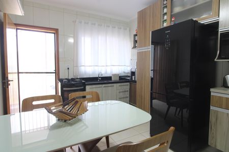 Casa à venda com 110m², 2 quartos e 2 vagasCozinha