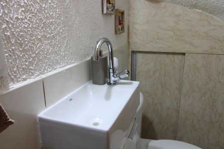 Casa à venda com 110m², 2 quartos e 2 vagasLavabo