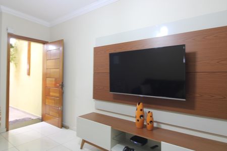 Casa à venda com 110m², 2 quartos e 2 vagasSala