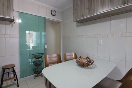 Casa à venda com 110m², 2 quartos e 2 vagasCozinha