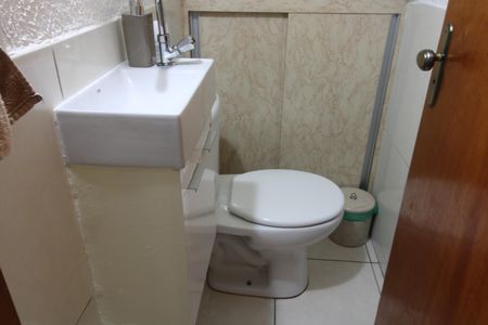 Casa à venda com 110m², 2 quartos e 2 vagasLavabo