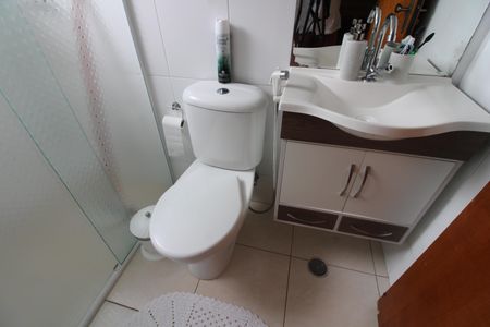 Casa à venda com 110m², 2 quartos e 2 vagasBanheiro Quarto 1