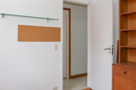 Apartamento à venda com 95m², 3 quartos e 2 vagasQuarto 2
