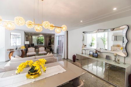 Sala  de casa de condomínio à venda com 5 quartos, 450m² em Residencial Nove (alphaville), Santana de Parnaíba