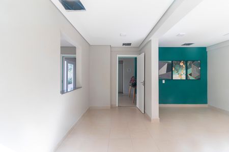 Apartamento para alugar com 32m², 2 quartos e sem vagaÁrea comum - Salão de festas