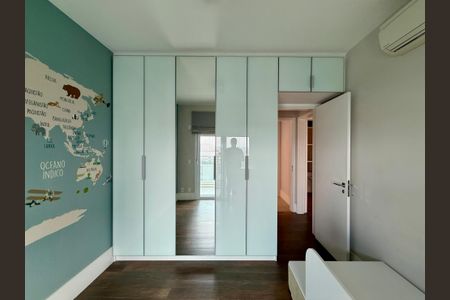 Apartamento à venda com 172m², 3 quartos e 3 vagasQuarto 4