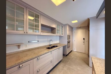 Apartamento à venda com 172m², 3 quartos e 3 vagasCozinha 