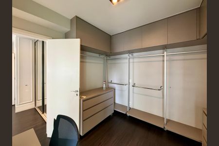 Apartamento à venda com 172m², 3 quartos e 3 vagasQuarto 2(Closet Suite)