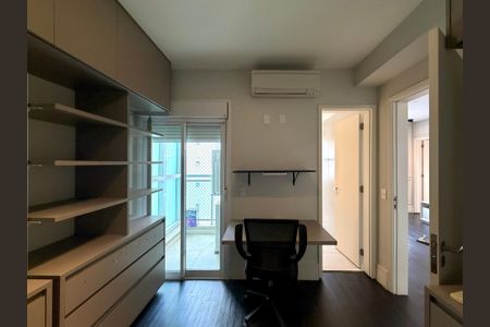 Apartamento à venda com 172m², 3 quartos e 3 vagasQuarto 2(Closet Suite)