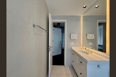 Apartamento à venda com 172m², 3 quartos e 3 vagasBanheiro 1 Suíte 