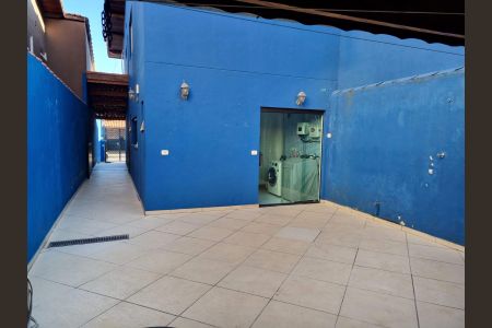 Casa à venda com 184m², 3 quartos e 2 vagasÁrea externa