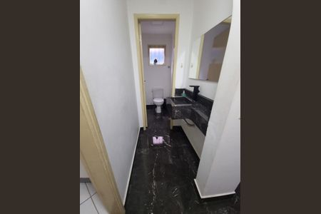 Casa à venda com 184m², 3 quartos e 2 vagasBanheiro