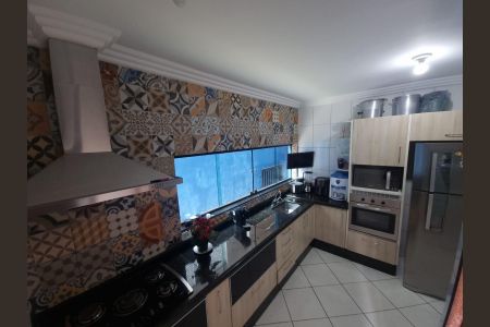 Casa à venda com 184m², 3 quartos e 2 vagasCozinha