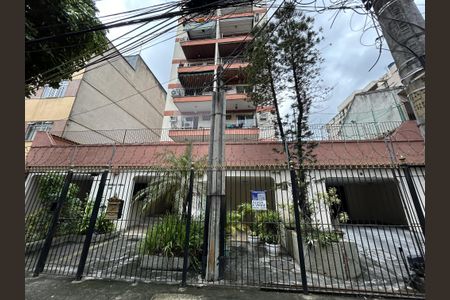 Apartamento para alugar com 80m², 2 quartos e 1 vagaFachada + plaquinha