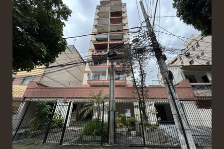 Apartamento para alugar com 80m², 2 quartos e 1 vagaFachada + plaquinha