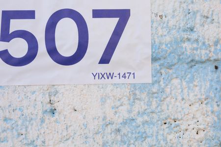 Apartamento para alugar com 60m², 2 quartos e 1 vagaPlaca instalada na fachada do condomínio - Código da placa: YIXW-1471