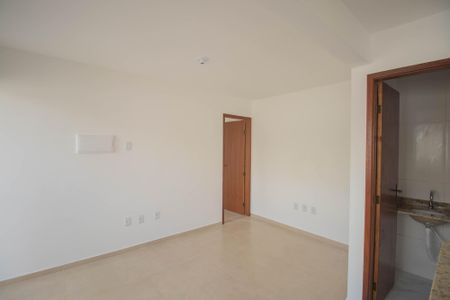 Sala de casa para alugar com 1 quarto, 332m² em Laranjal, São Gonçalo