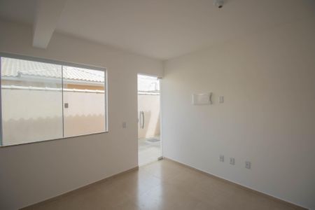 Sala de casa para alugar com 1 quarto, 332m² em Laranjal, São Gonçalo