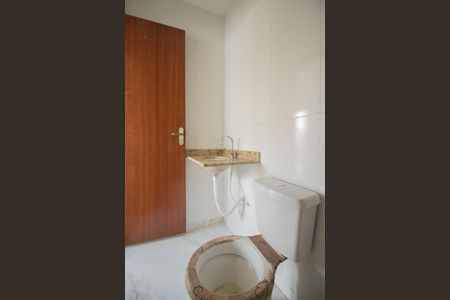 Banheiro de casa para alugar com 1 quarto, 332m² em Laranjal, São Gonçalo