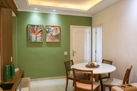 Apartamento à venda com 81m², 2 quartos e 1 vagaSala