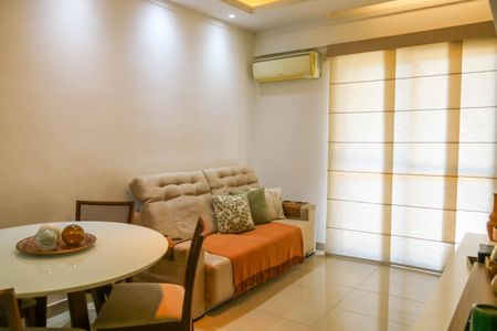 Apartamento à venda com 81m², 2 quartos e 1 vagaSala