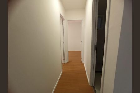 Corredor de apartamento para alugar com 2 quartos, 41m² em Irajá, Rio de Janeiro