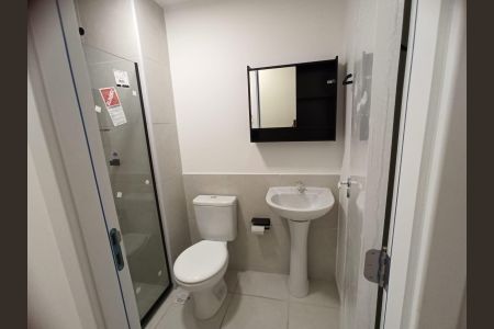 Banheiro de apartamento para alugar com 2 quartos, 41m² em Irajá, Rio de Janeiro
