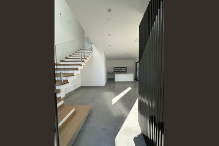 Sala de casa de condomínio à venda com 4 quartos, 144m² em Alphaville, Santana de Parnaíba