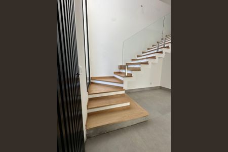 Sala de casa de condomínio à venda com 4 quartos, 144m² em Alphaville, Santana de Parnaíba