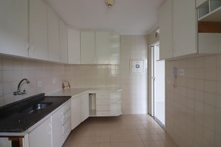 Apartamento para alugar com 65m², 2 quartos e 1 vagaCozinha 