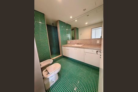 Apartamento à venda com 440m², 4 quartos e 3 vagas Apartamento à venda com 440m², 4 quartos e 3 vagasBanheiro