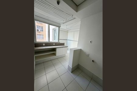 Apartamento à venda com 440m², 4 quartos e 3 vagas Apartamento à venda com 440m², 4 quartos e 3 vagasÁrea de serviço