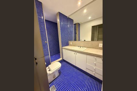Apartamento à venda com 440m², 4 quartos e 3 vagas Apartamento à venda com 440m², 4 quartos e 3 vagasBanheiro