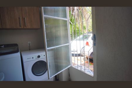 Apartamento à venda com 65m², 3 quartos e sem vagaLavanderia com porta de saída para garagem 