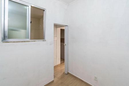Quarto 2 de apartamento para alugar com 2 quartos, 66m² em Olaria, Rio de Janeiro