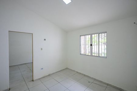 Sala/Quarto de casa para alugar com 1 quarto, 25m² em Jardim Campo Limpo, São Paulo