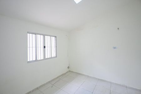 Sala/Quarto de casa para alugar com 1 quarto, 25m² em Jardim Campo Limpo, São Paulo