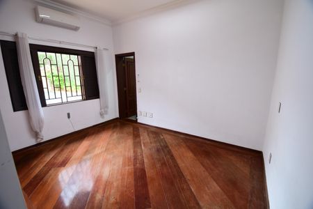 Casa para alugar com 488m², 4 quartos e 4 vagasQuarto 3 - Suíte