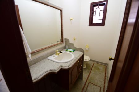 Casa para alugar com 488m², 4 quartos e 4 vagasLavabo