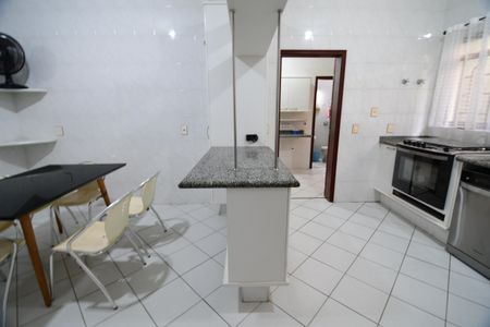 Casa para alugar com 488m², 4 quartos e 4 vagasCozinha