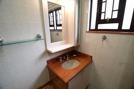 Casa para alugar com 488m², 4 quartos e 4 vagasBanheiro Suíte