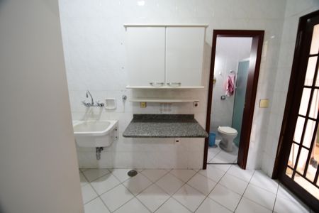 Casa para alugar com 488m², 4 quartos e 4 vagasÁrea de Serviço